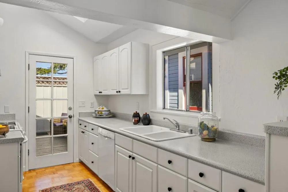 418 Fountain Avenue Pacific Grove, CA 93950