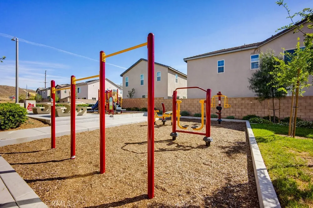 950 Helena Ridge Lake Elsinore, CA 92530