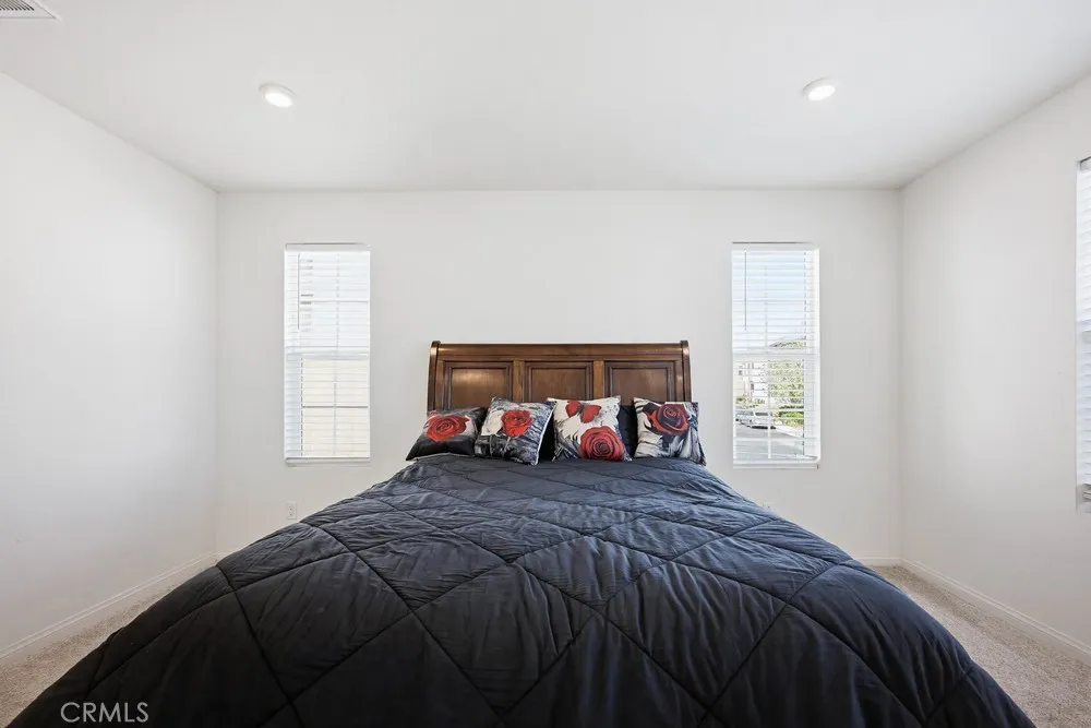950 Helena Ridge Lake Elsinore, CA 92530