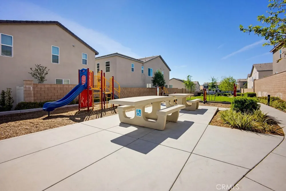 950 Helena Ridge Lake Elsinore, CA 92530