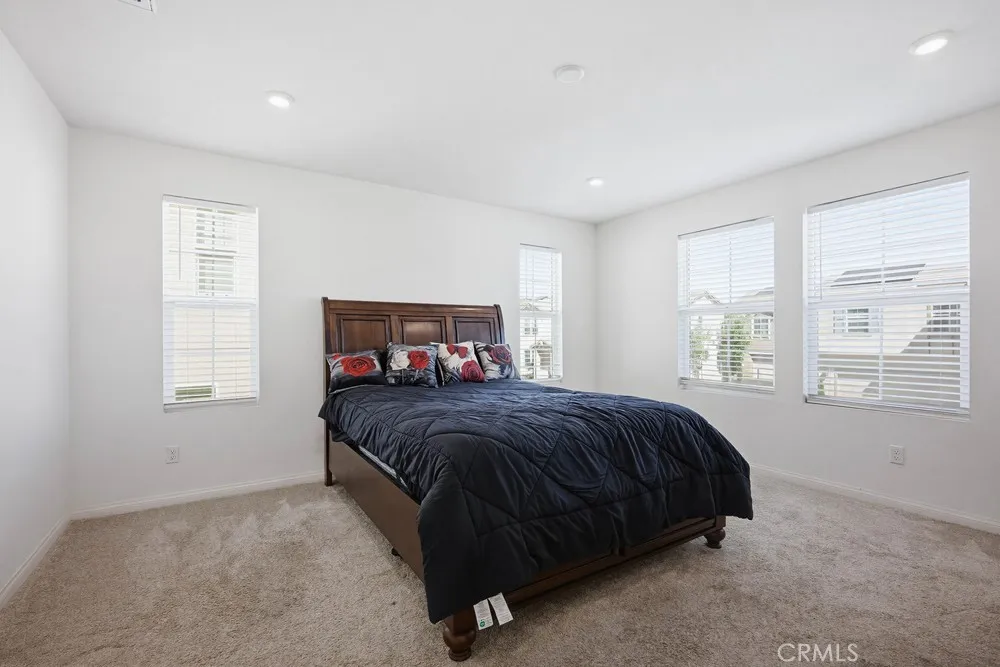 950 Helena Ridge Lake Elsinore, CA 92530
