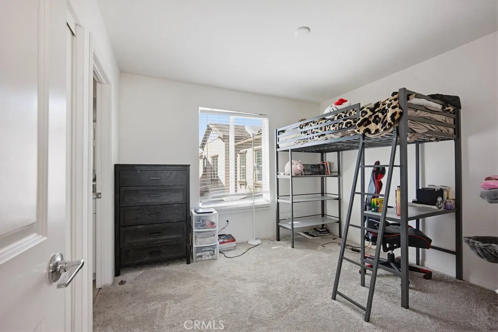 950 Helena Ridge Lake Elsinore, CA 92530