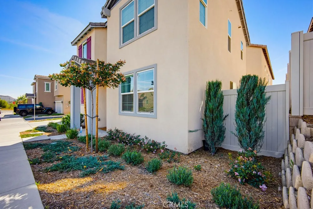 950 Helena Ridge Lake Elsinore, CA 92530