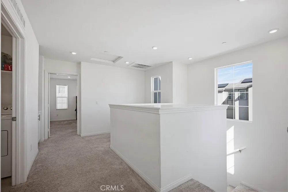 950 Helena Ridge Lake Elsinore, CA 92530