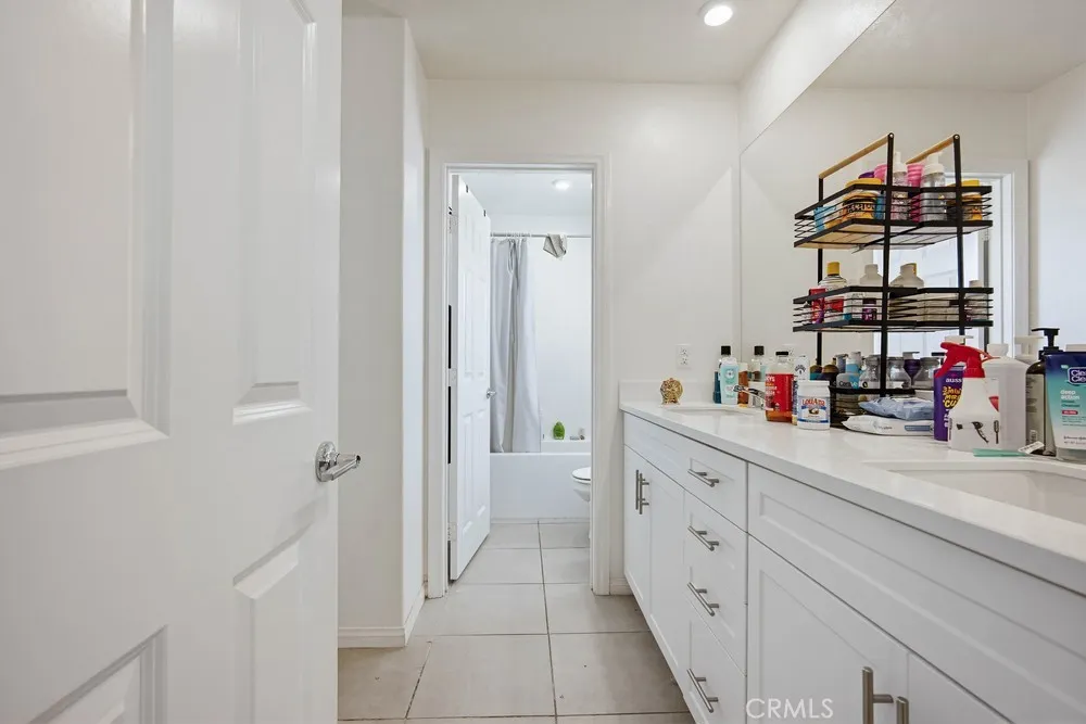 950 Helena Ridge Lake Elsinore, CA 92530