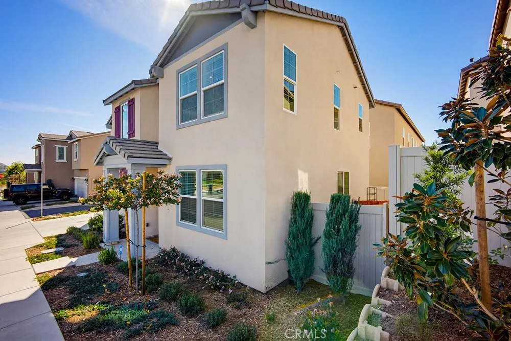 950 Helena Ridge Lake Elsinore, CA 92530