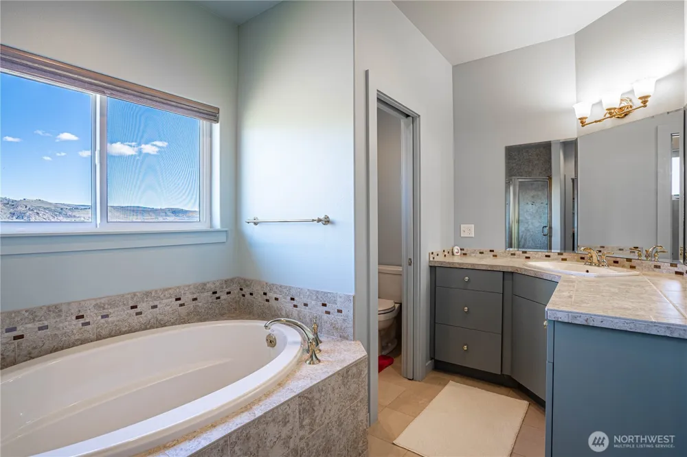 555 Loop Avenue Manson, WA 98831