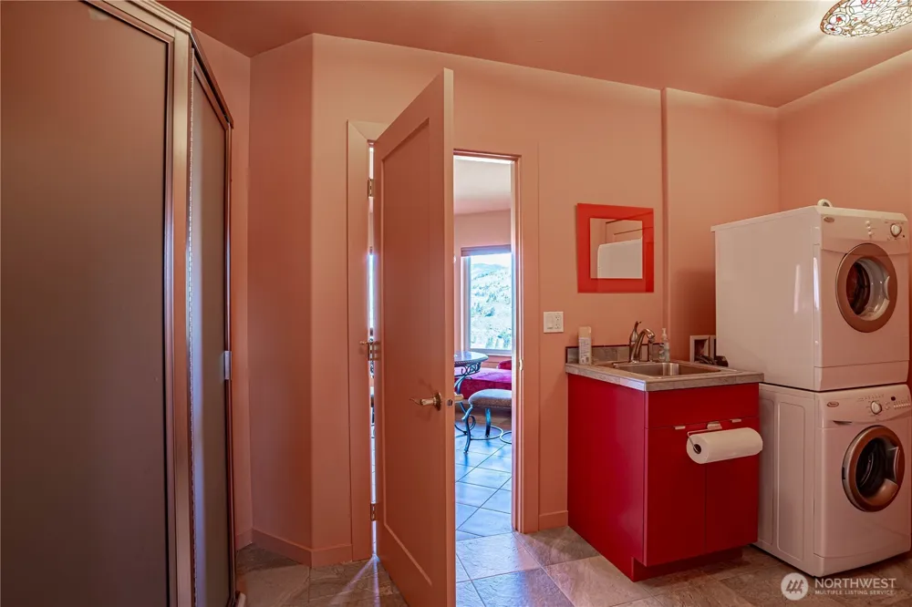 555 Loop Avenue Manson, WA 98831