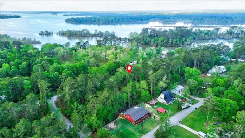1412 W Lake Drive