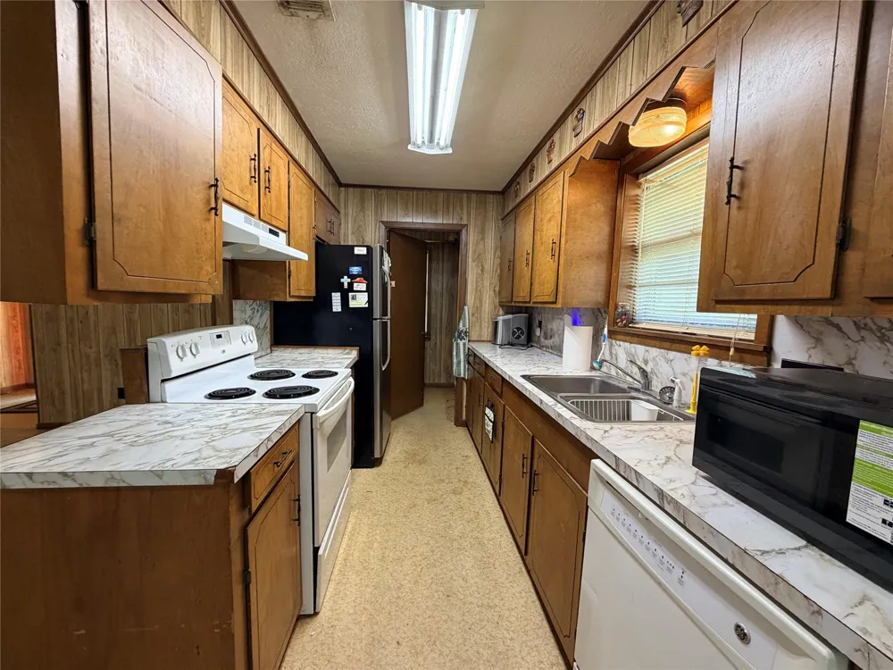 2475 County Road 4260 Woodville, TX 75979