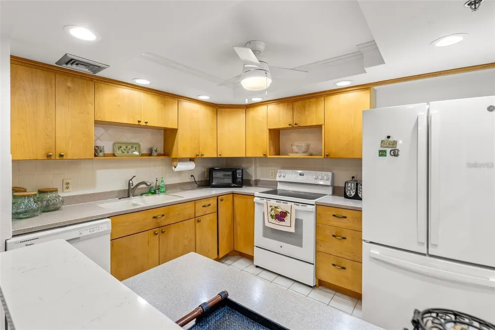 1 KEY CAPRI #104-East Treasure Island, FL 33706