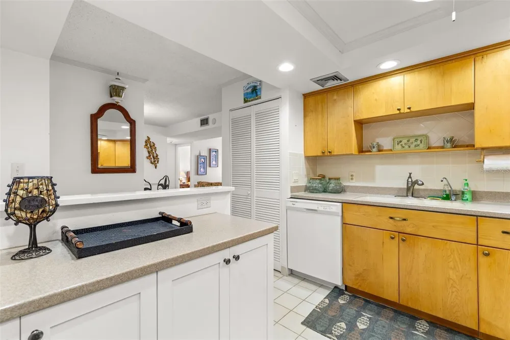 1 KEY CAPRI #104-East Treasure Island, FL 33706