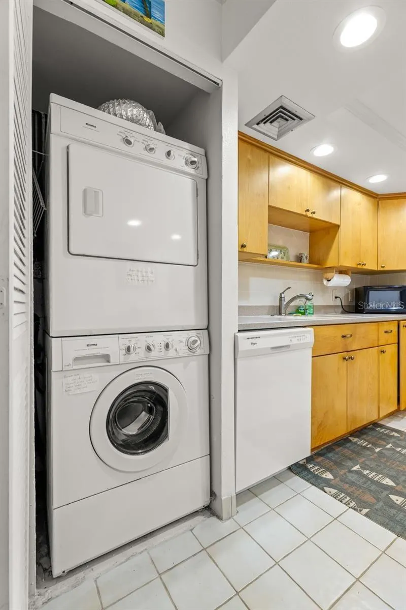 1 KEY CAPRI #104-East Treasure Island, FL 33706