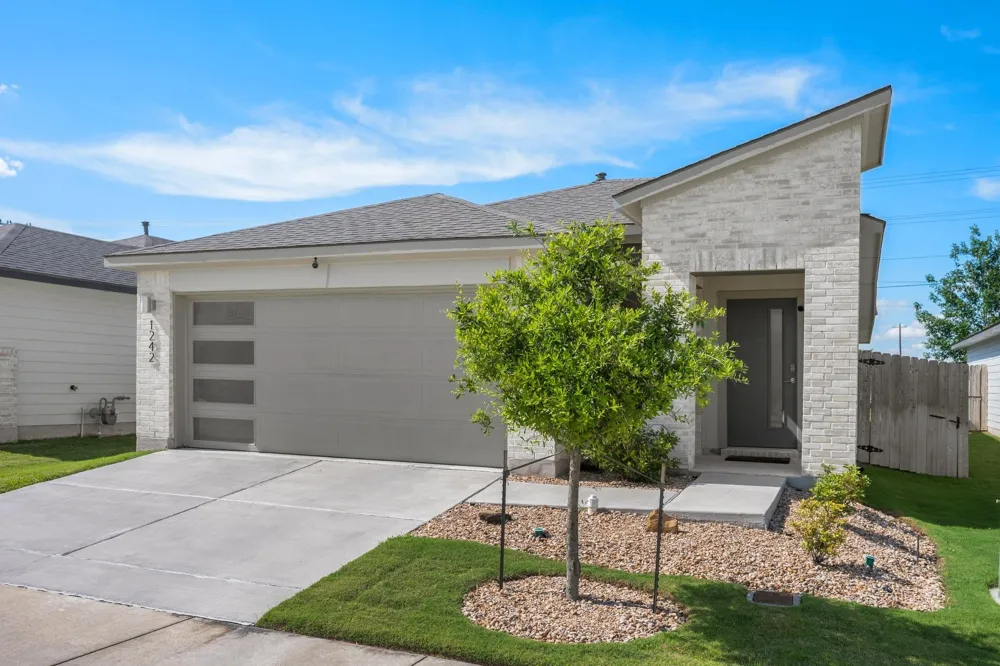 1242 Amistad Loop College Station, TX 77845