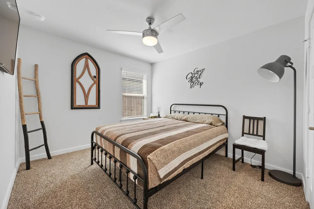 1242 Amistad Loop College Station, TX 77845