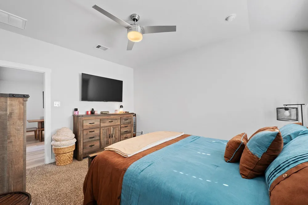 1242 Amistad Loop College Station, TX 77845