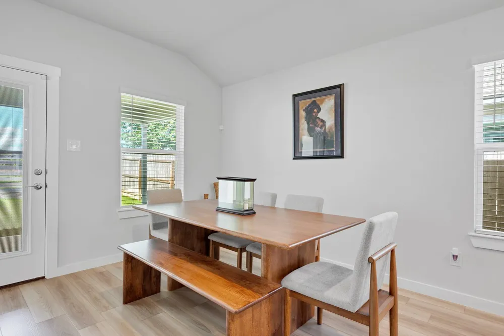 1242 Amistad Loop College Station, TX 77845