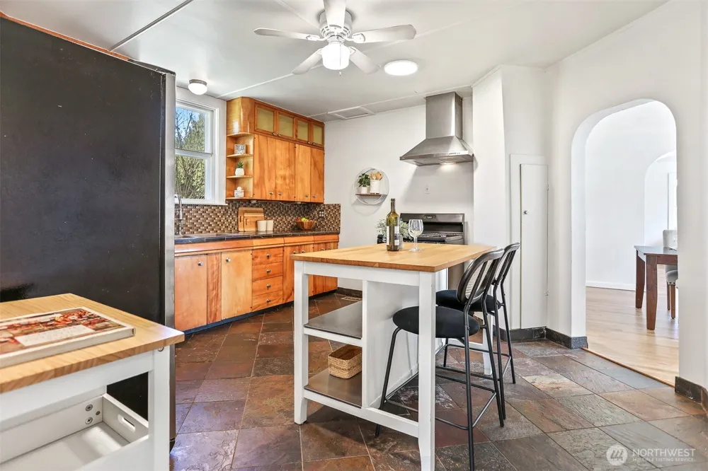 1257 S 116th Street Burien, WA 98168