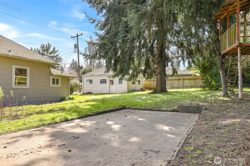 1257 S 116th Street Burien, WA 98168