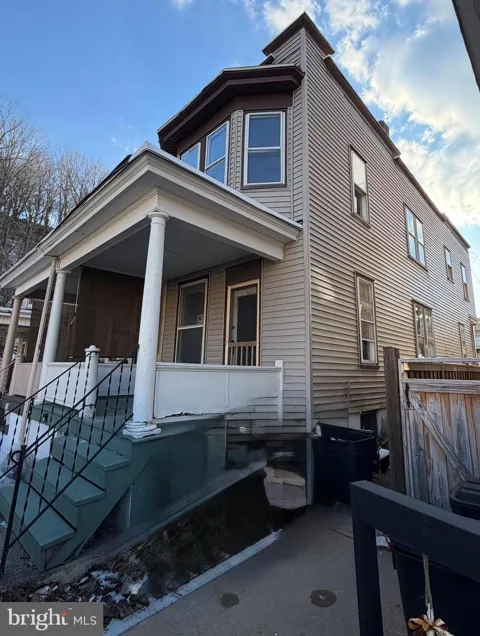 8 LOCUST STREET