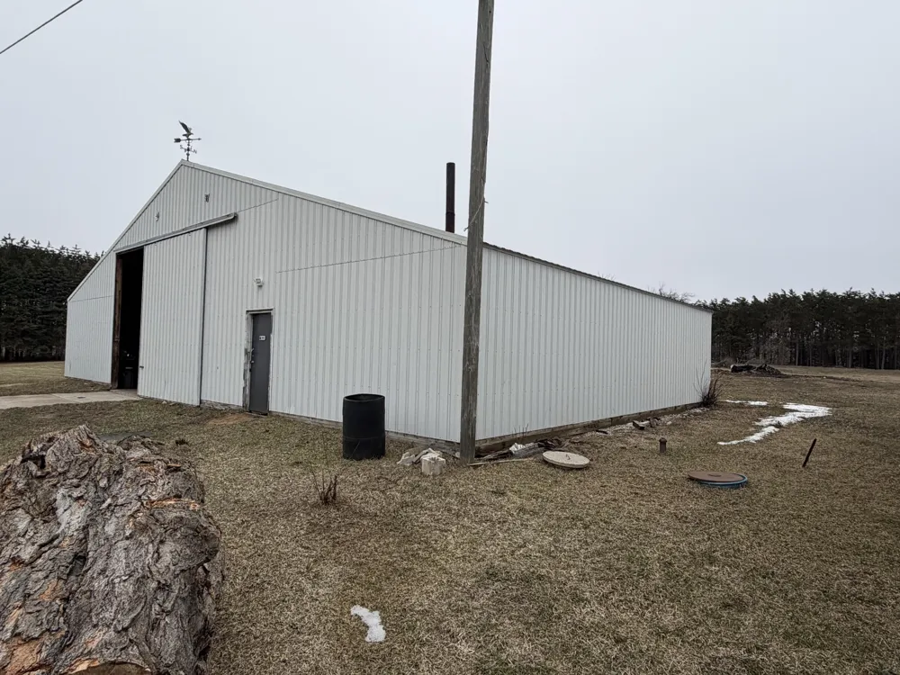 7202 21 Mile Road Evart, MI 49631