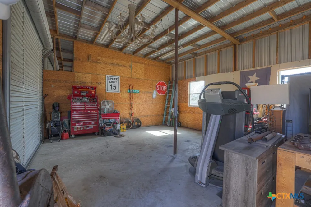 2151 Old Lehmann Road Seguin, TX 78155
