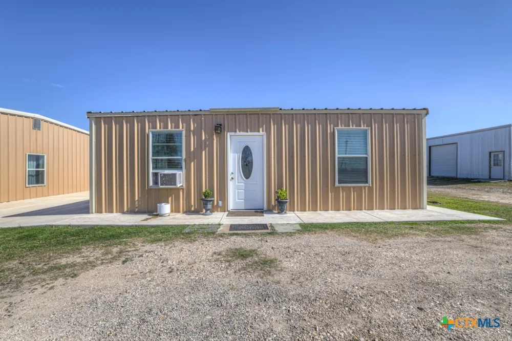 2151 Old Lehmann Road Seguin, TX 78155