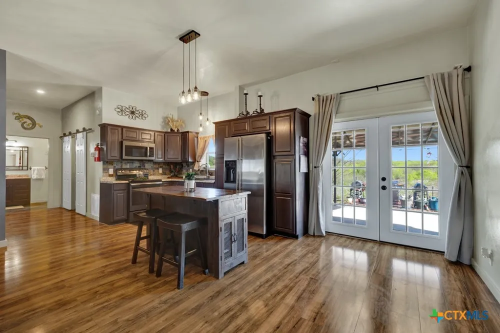 2151 Old Lehmann Road Seguin, TX 78155