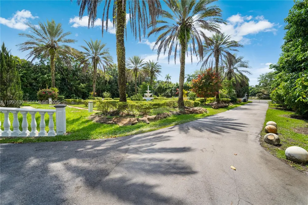 14401 Sunset Ln Southwest Ranches, FL 33330
