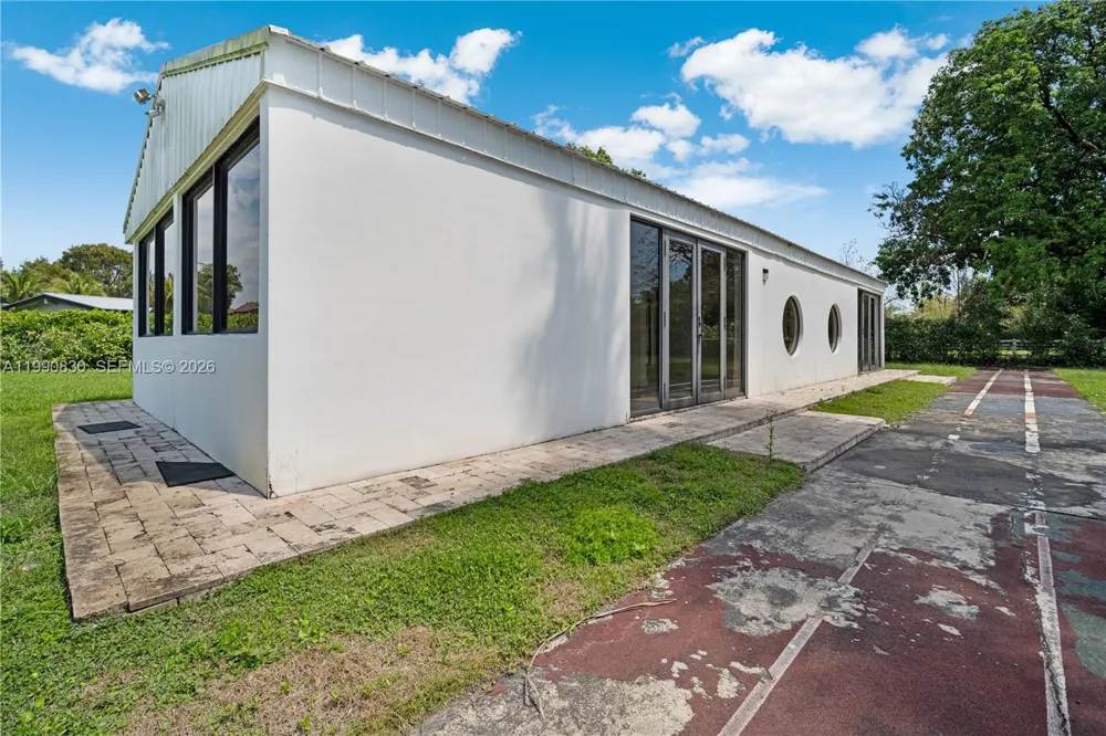 14401 Sunset Ln Southwest Ranches, FL 33330