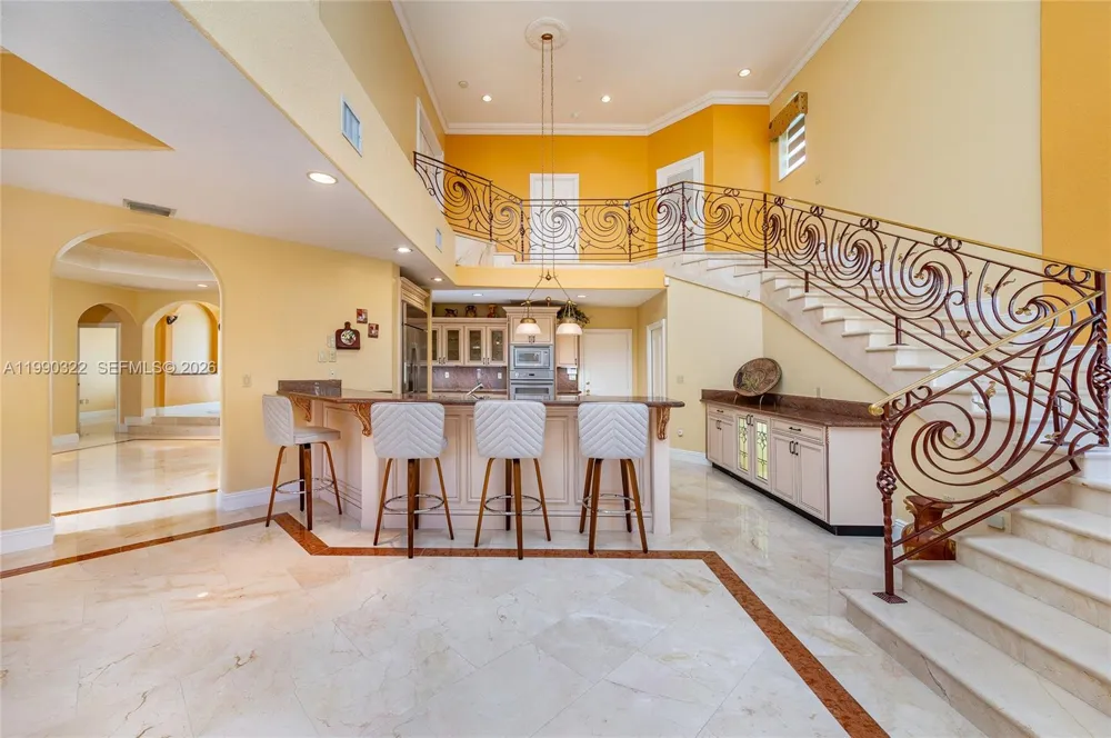 588 Miller Dr Miami Springs, FL 33166