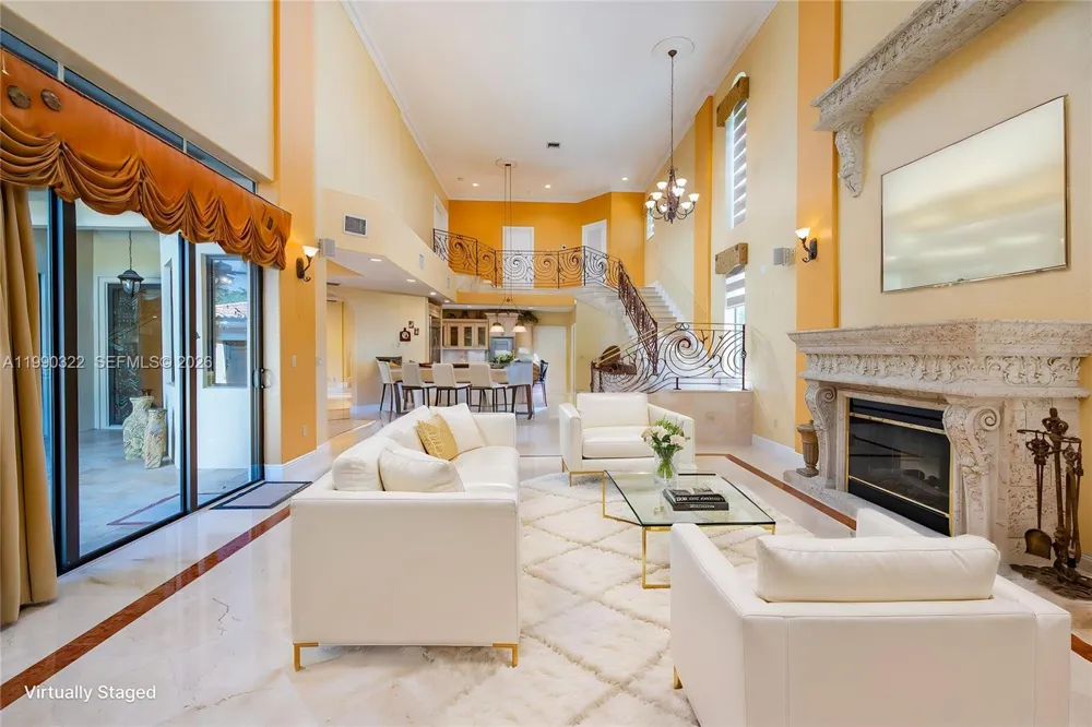588 Miller Dr Miami Springs, FL 33166