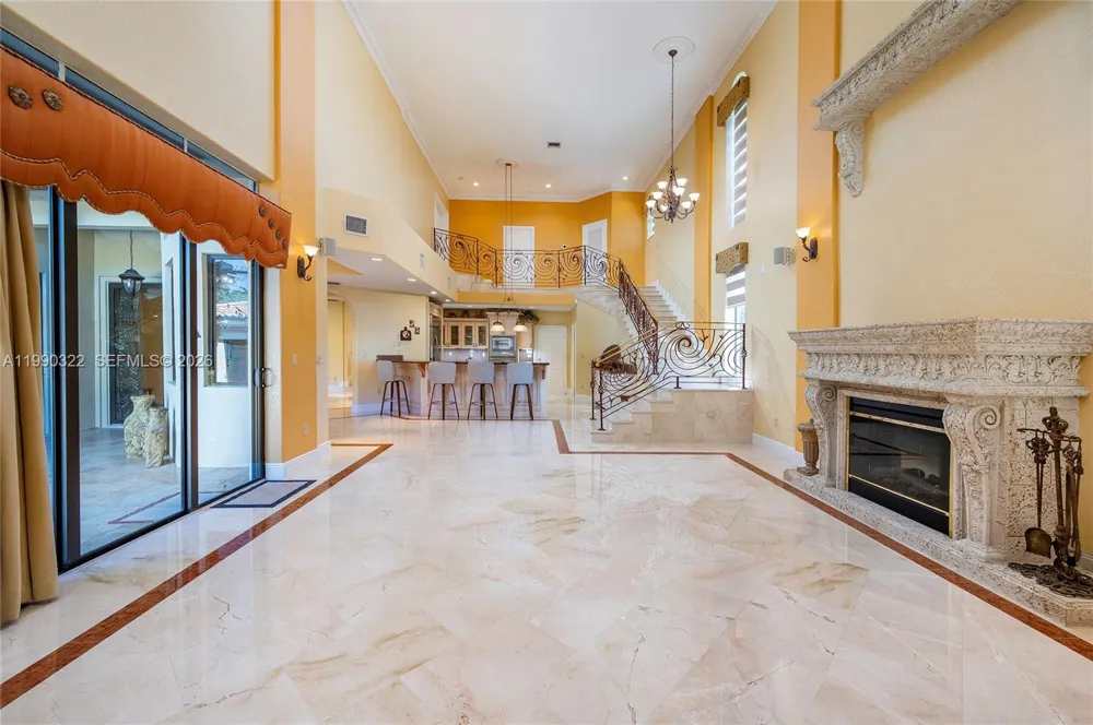 588 Miller Dr Miami Springs, FL 33166