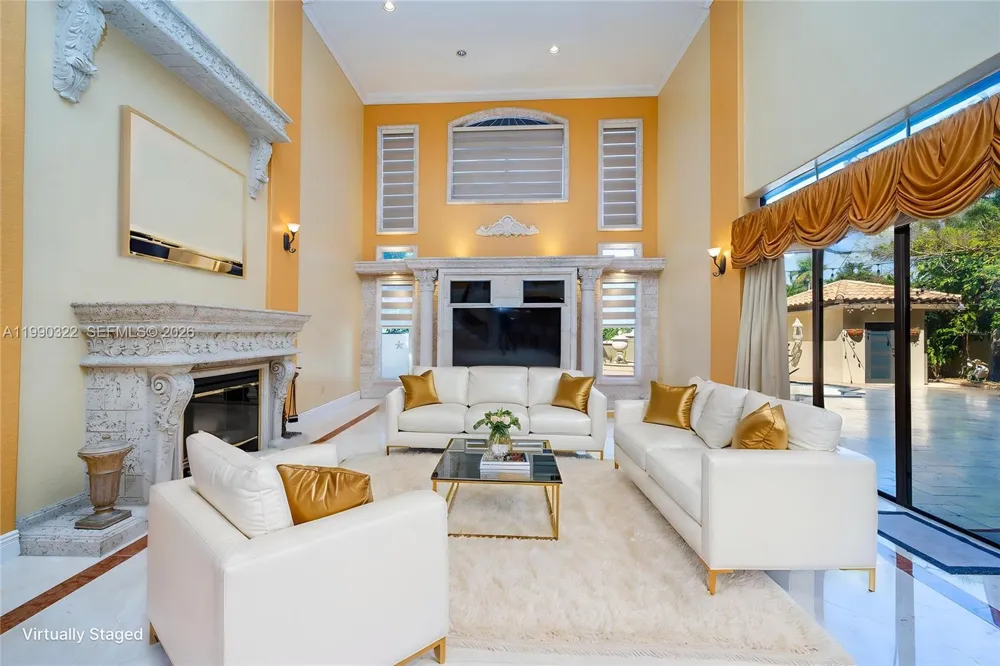 588 Miller Dr Miami Springs, FL 33166