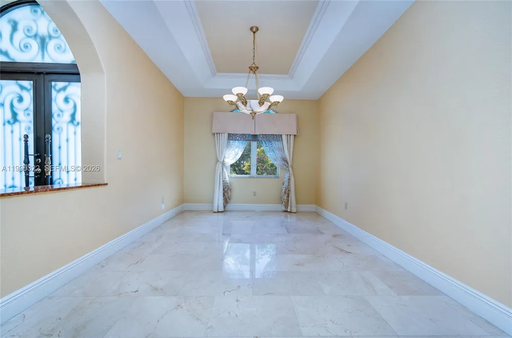 588 Miller Dr Miami Springs, FL 33166