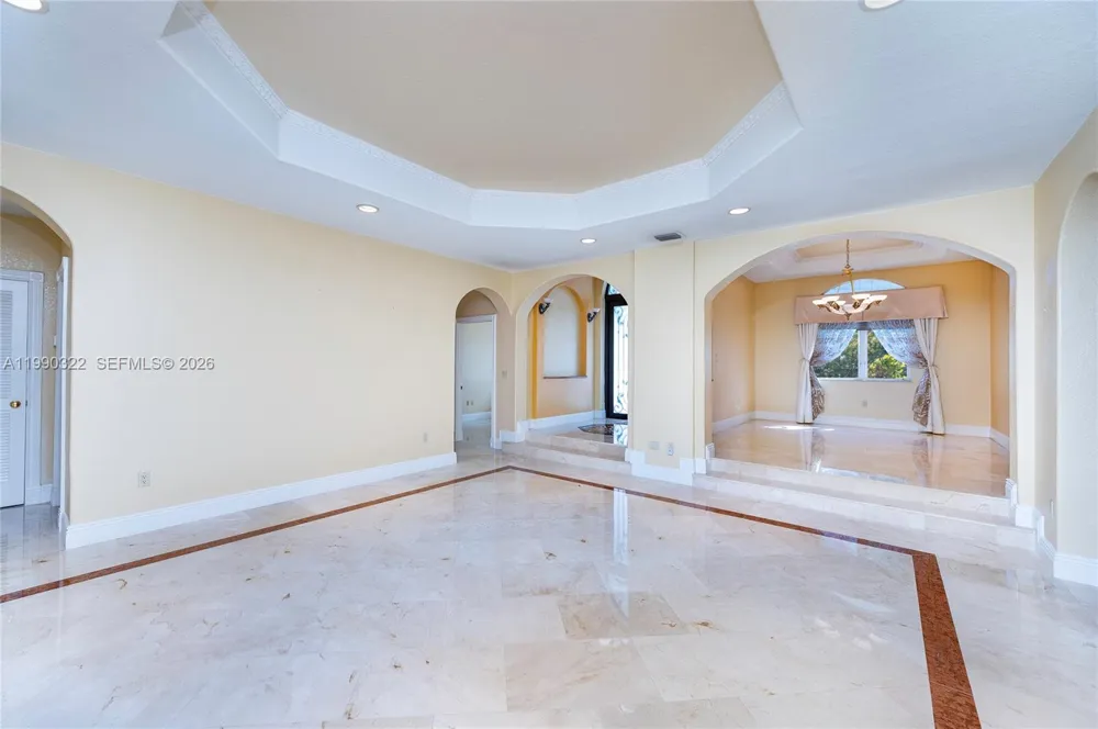 588 Miller Dr Miami Springs, FL 33166