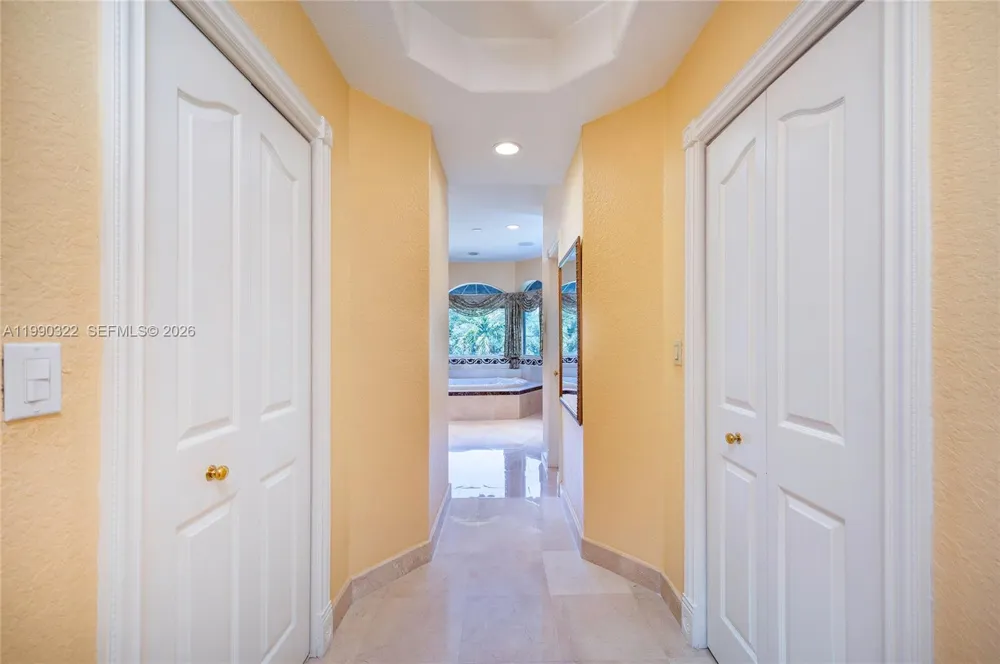 588 Miller Dr Miami Springs, FL 33166