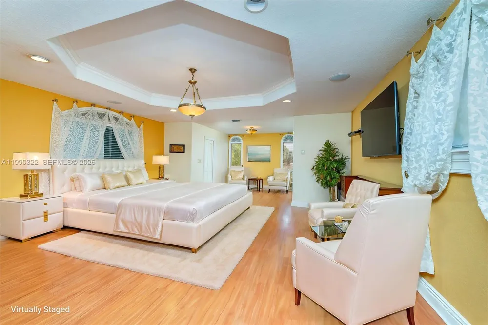 588 Miller Dr Miami Springs, FL 33166
