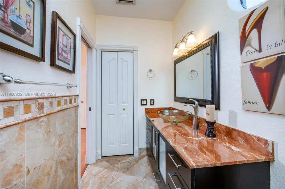 588 Miller Dr Miami Springs, FL 33166