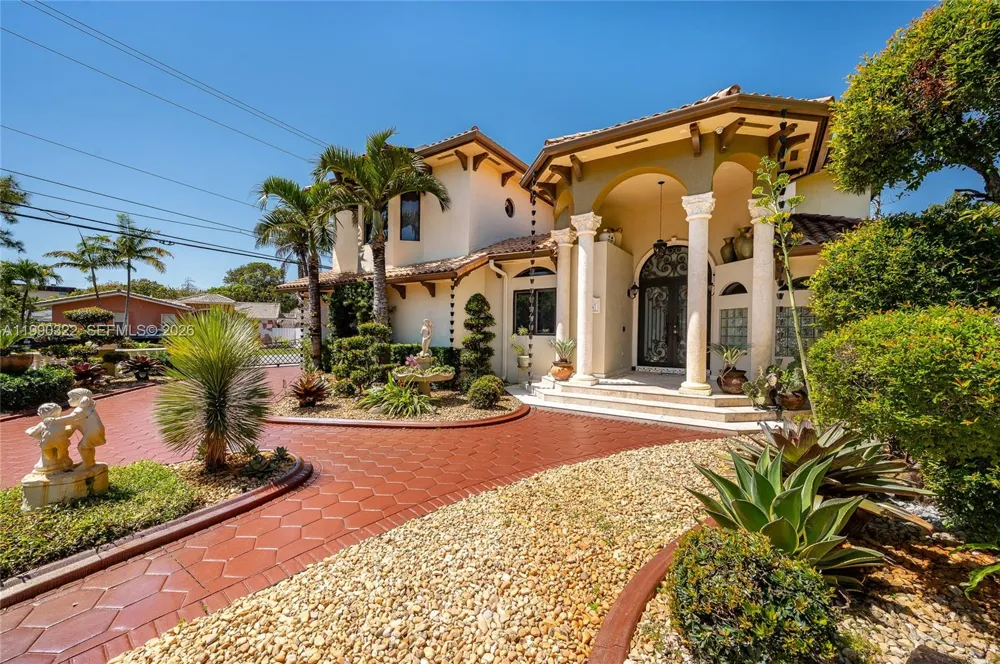 588 Miller Dr Miami Springs, FL 33166