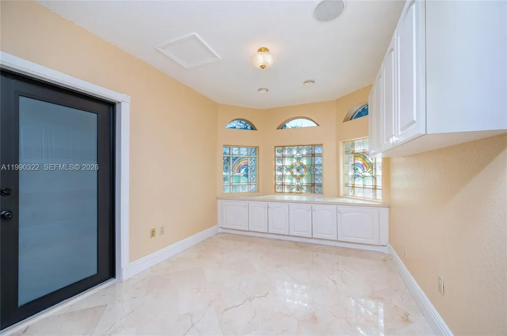 588 Miller Dr Miami Springs, FL 33166
