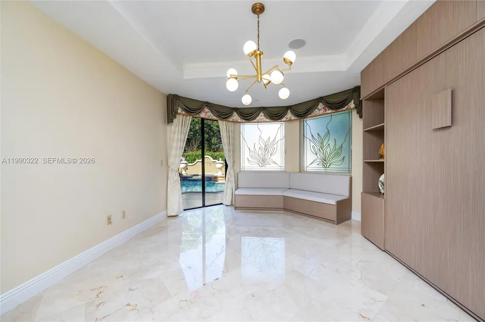 588 Miller Dr Miami Springs, FL 33166