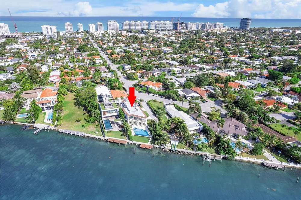 919 92nd St Surfside, FL 33154