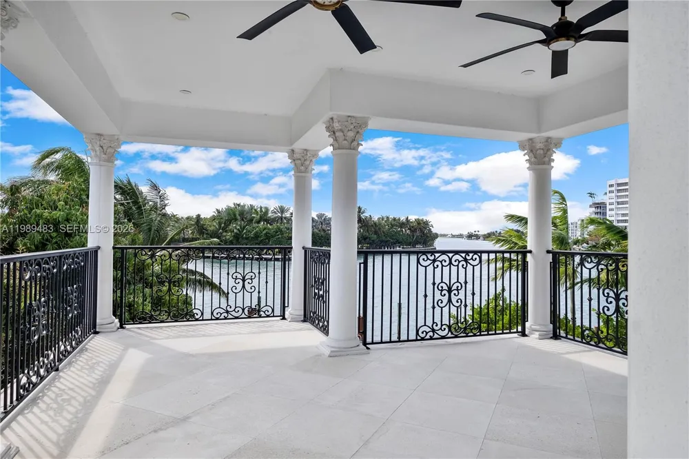 919 92nd St Surfside, FL 33154