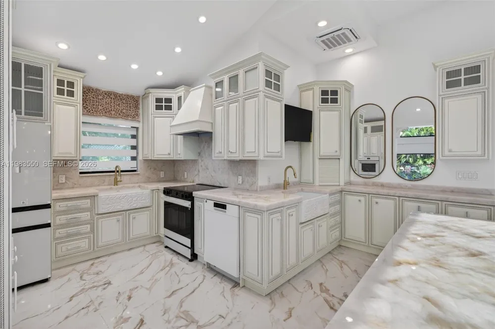 941 NE 119th St Biscayne Park, FL 33161