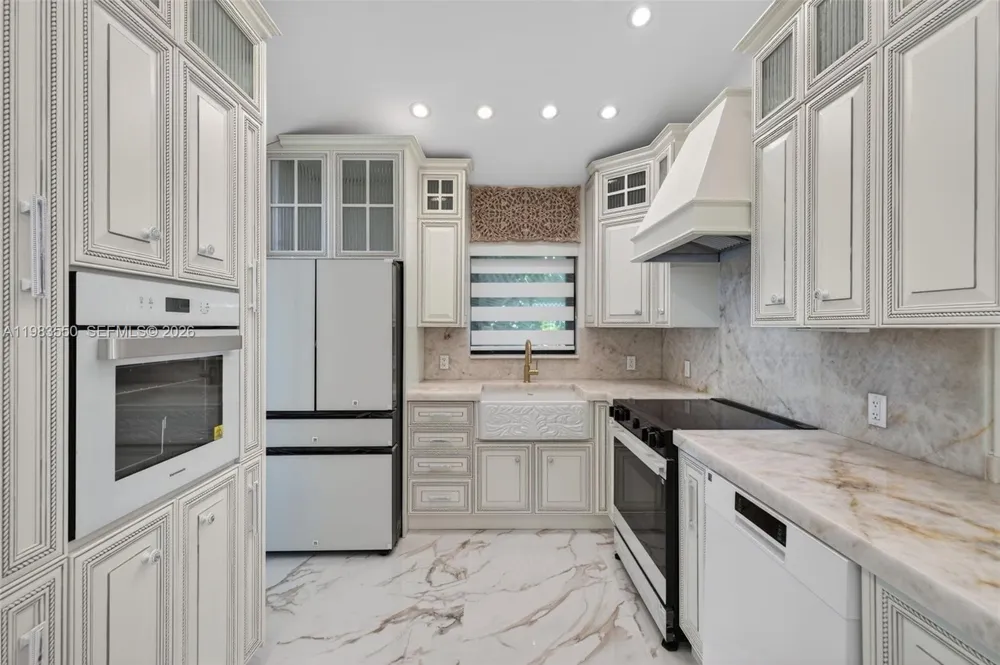 941 NE 119th St Biscayne Park, FL 33161