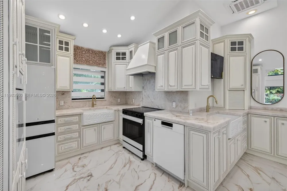 941 NE 119th St Biscayne Park, FL 33161