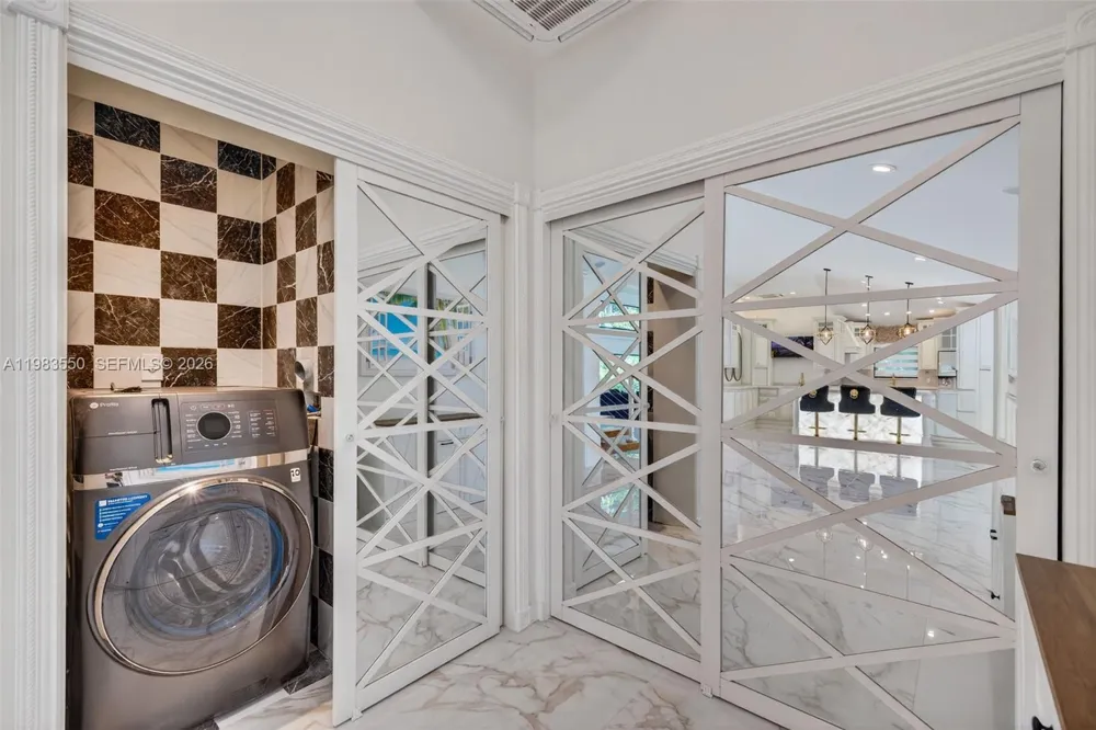 941 NE 119th St Biscayne Park, FL 33161