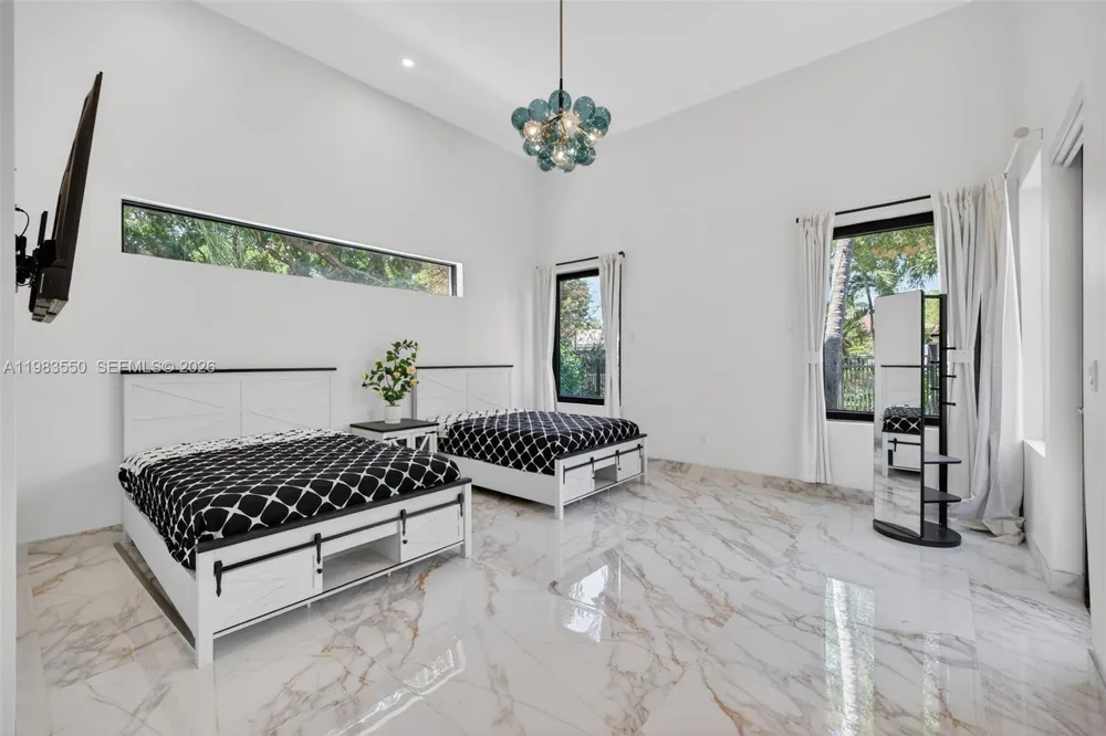 941 NE 119th St Biscayne Park, FL 33161