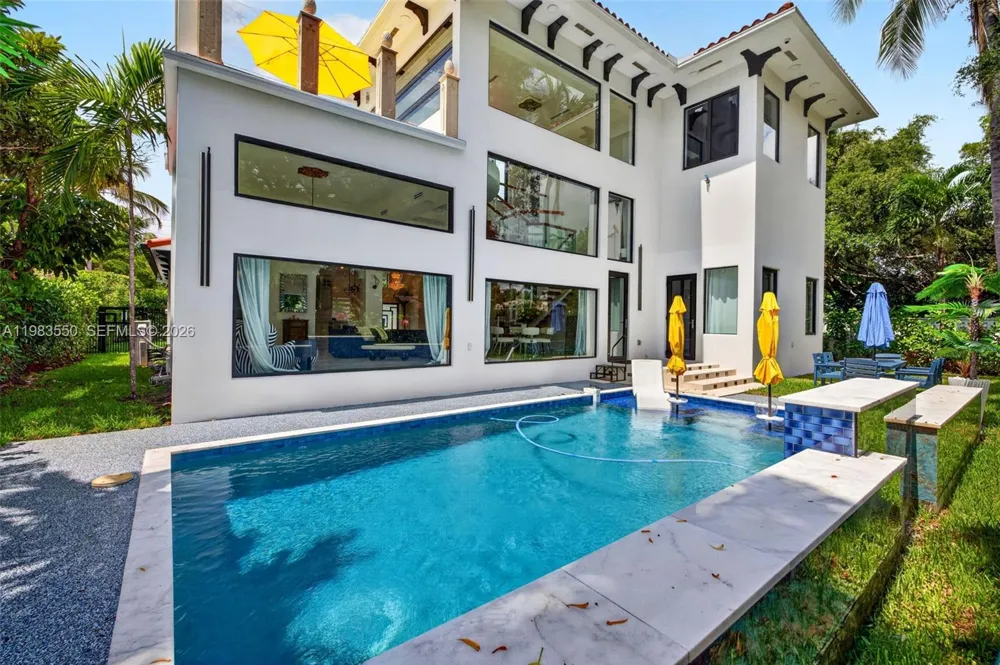 941 NE 119th St Biscayne Park, FL 33161